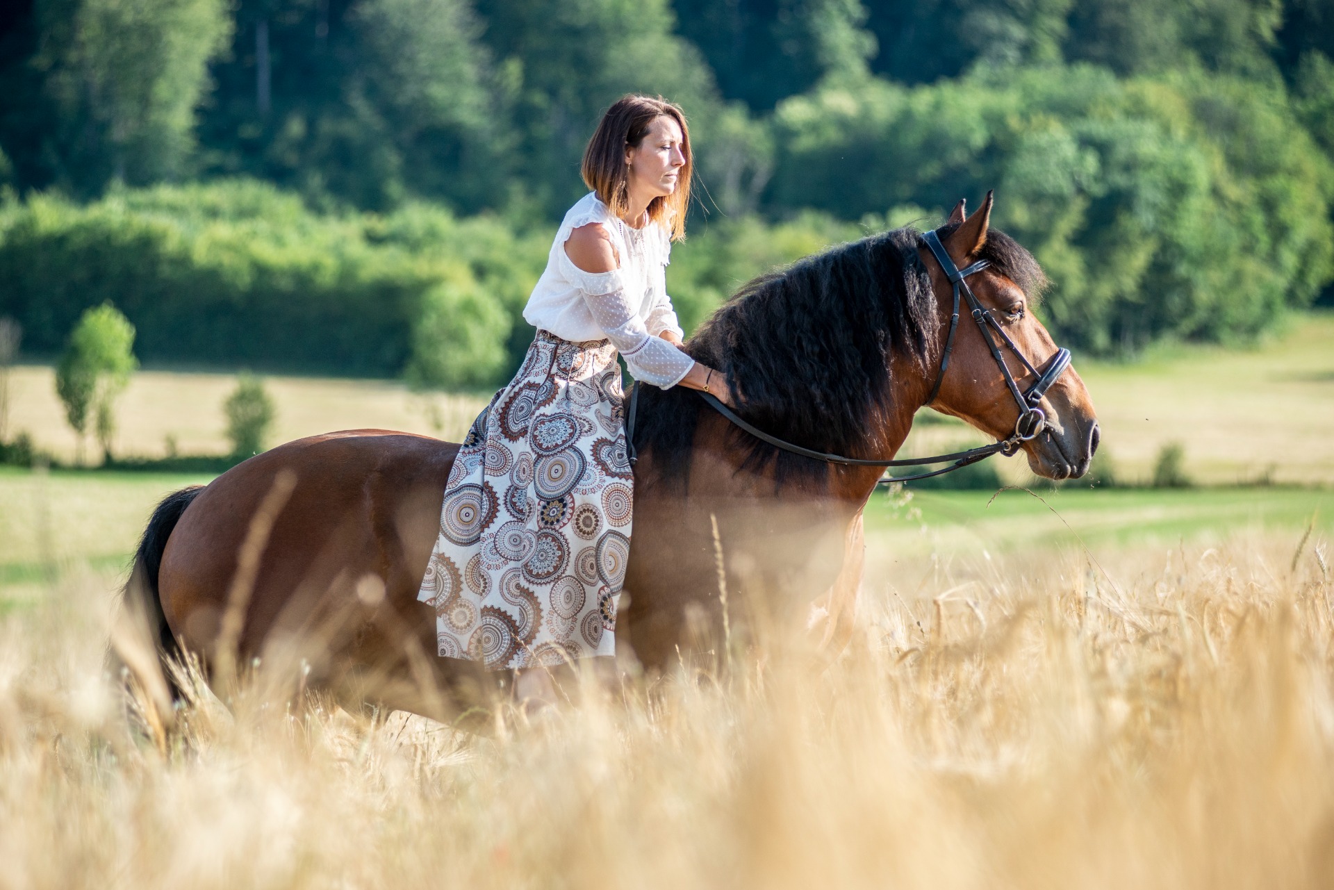 De la création née la beauté ...Une Lady se révèle à travers son cheval.